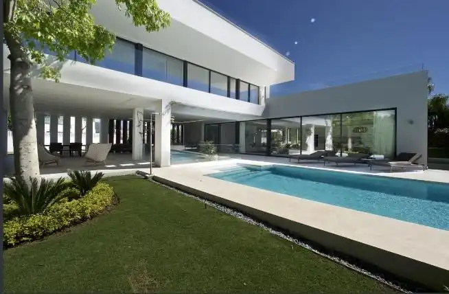 Chalet con piscina en venta en Benahavís pueblo, imagen 2