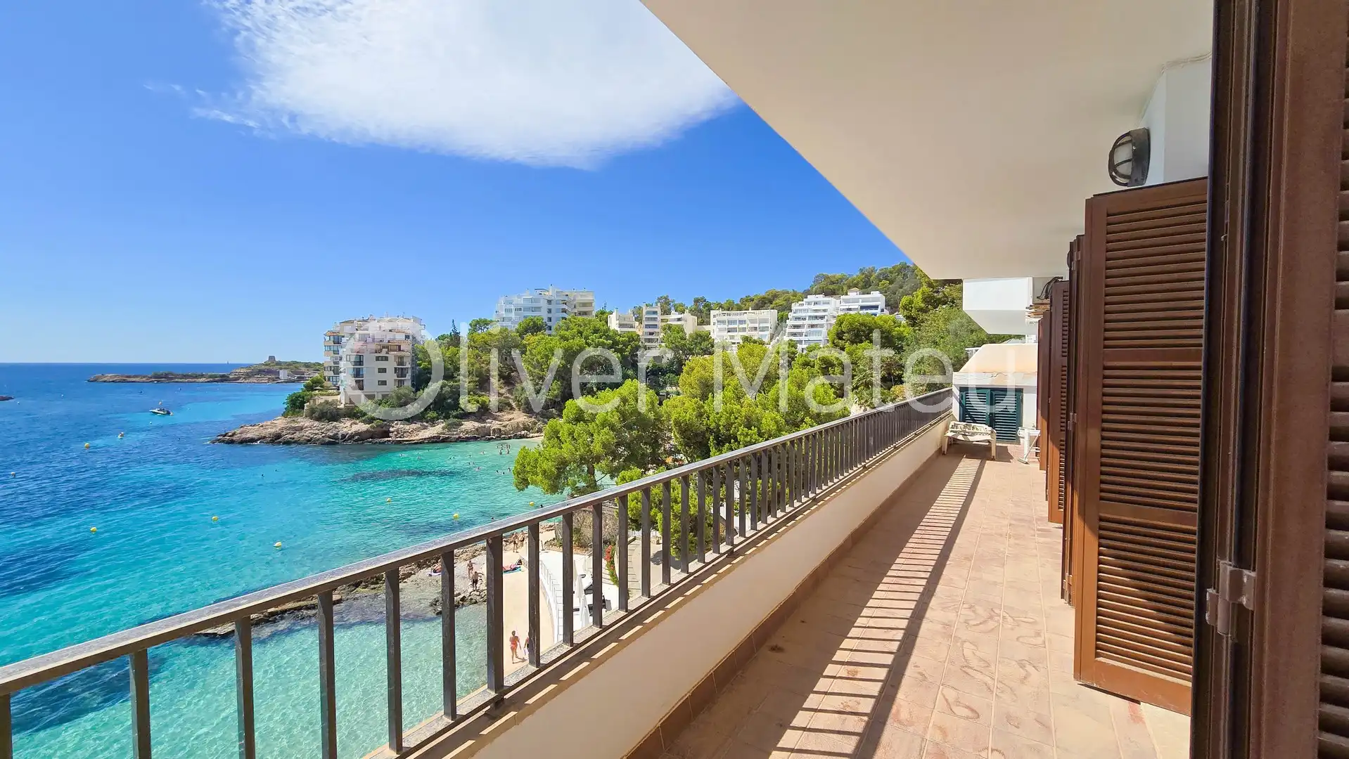 APARTAMENTO CON TERRAZA Y VISTAS FRONTALES AL MAR EN ILLETAS

Este fantástico apartamento destaca so