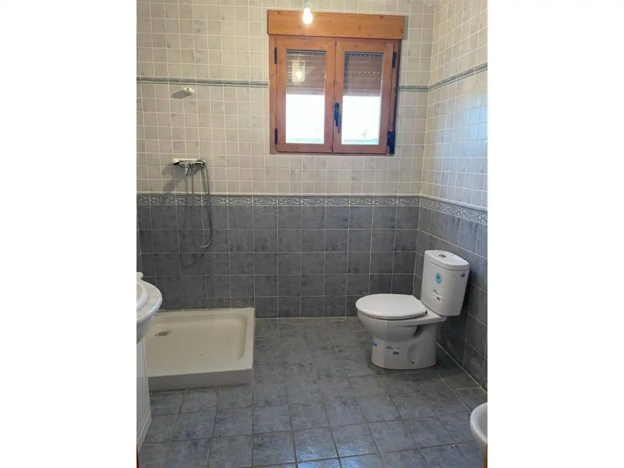 Bathroom of Houses for sale in Liétor  with Air Conditioner