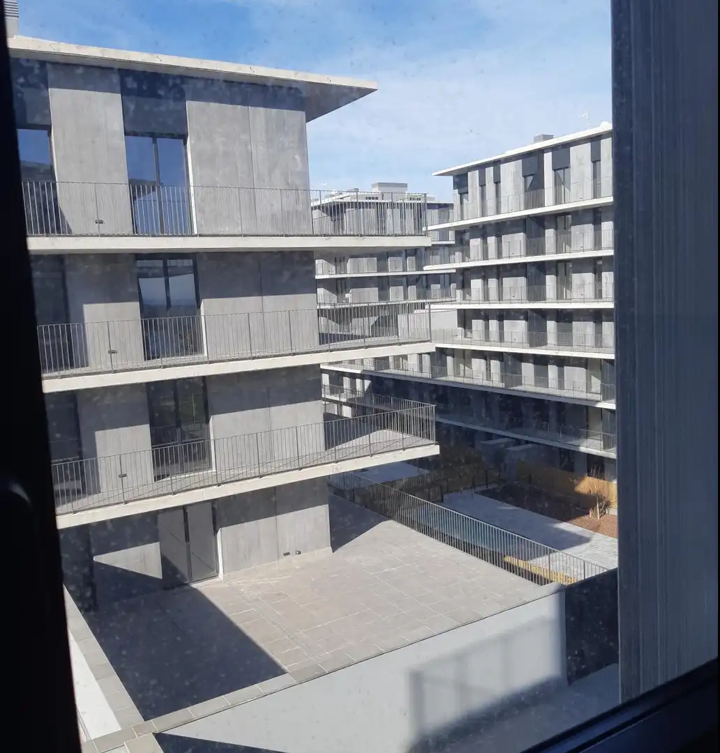 Vista exterior de Piso de alquiler en Badalona con Calefacción, Jardín privado y Terraza