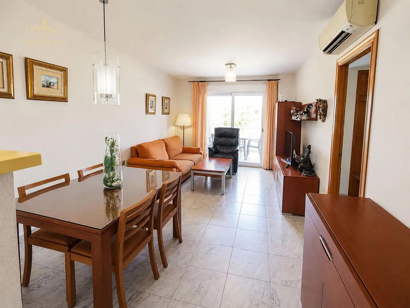 Sala d'estar de Pis en venda en L'Alfàs del Pi amb Aire condicionat, Terrassa i Piscina