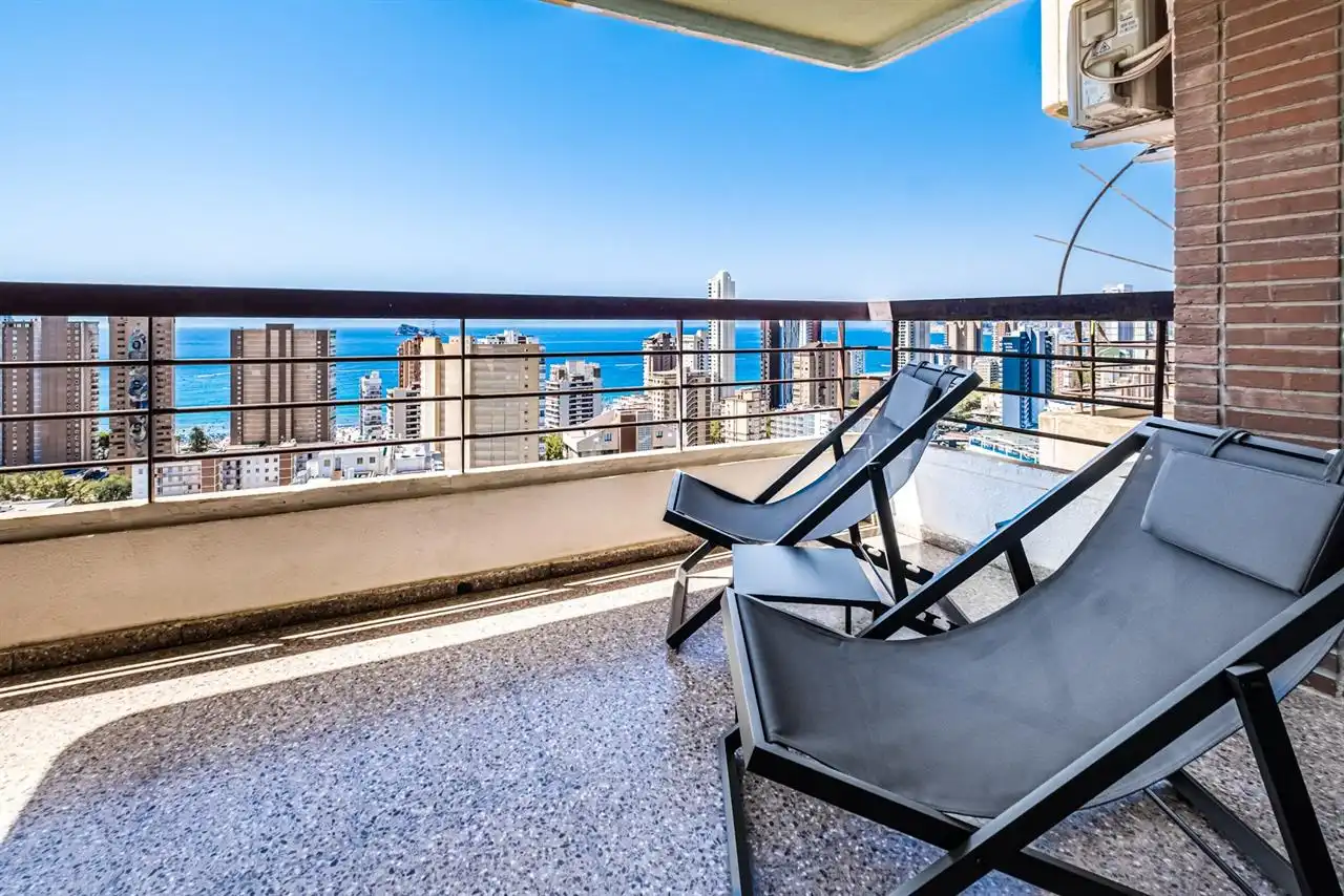 Terrassa de Pis en venda en Benidorm amb Piscina i Moblat
