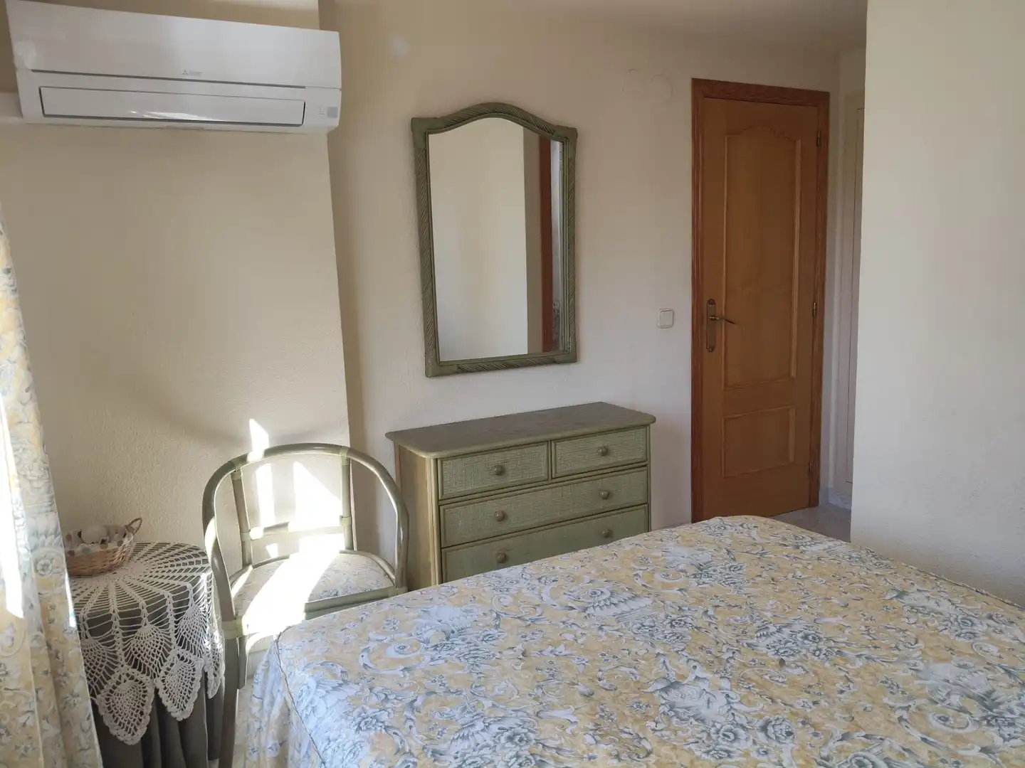 Habitación de Apartamento en venta en Gandia con Aire acondicionado, Terraza y Amueblado