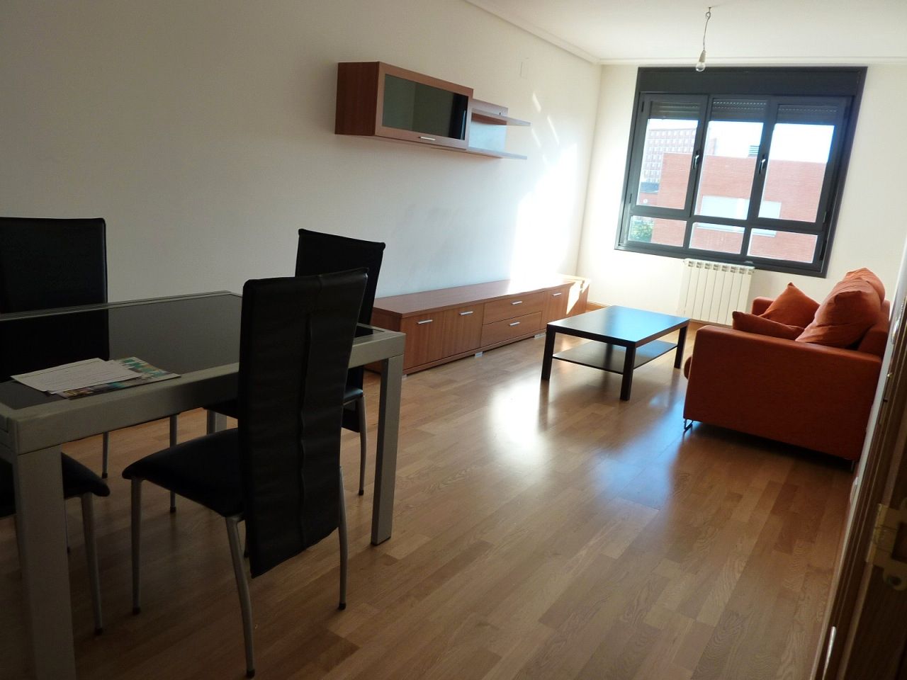 Living room of Flat to rent in Zamora Capital   with Heating, Parquet flooring and Terrace