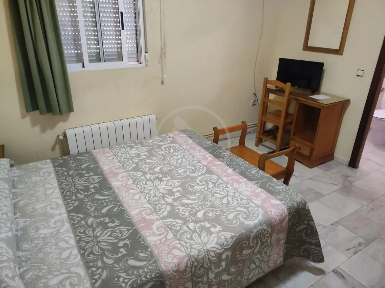 Habitación de Local en venta en Linares con Aire acondicionado