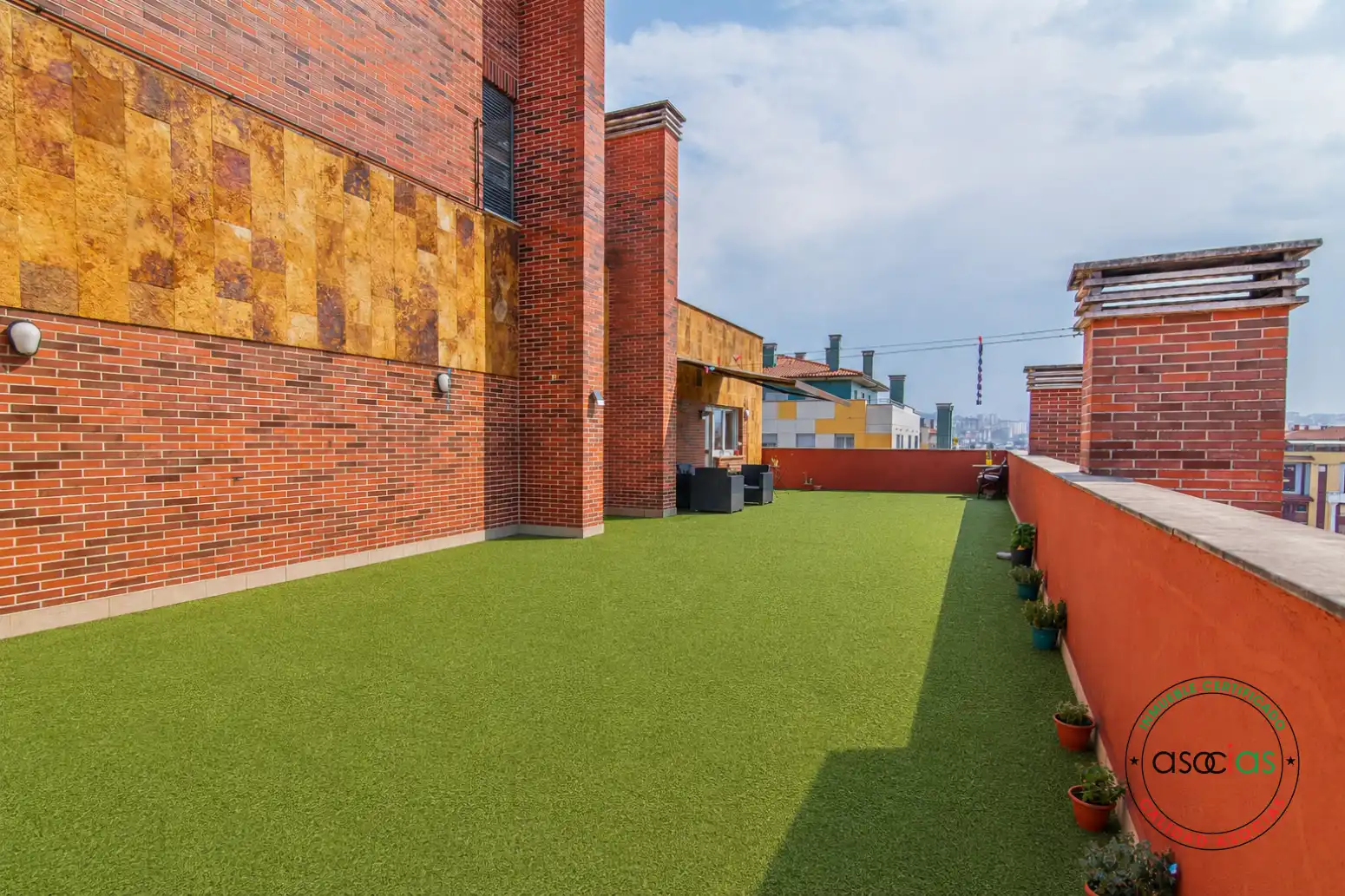 Terrassa de Àtic en venda en Oviedo  amb Calefacció, Jardí privat i Parquet