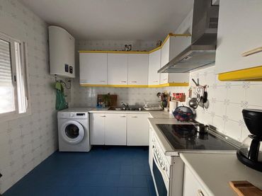Piso con balcón en venta en V Centenario - Piletas - Capuchinos