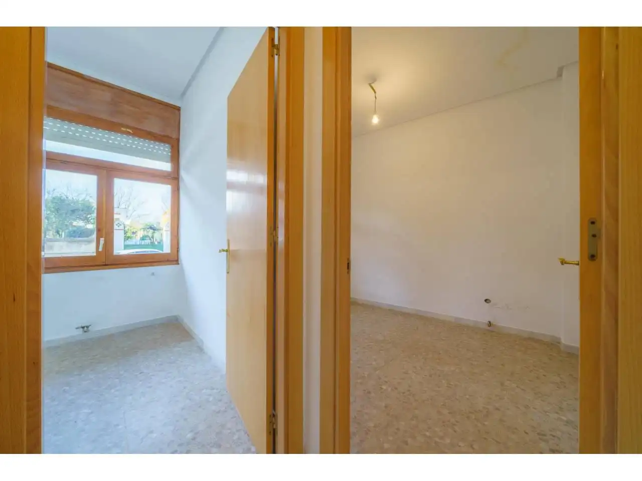 Schlafzimmer von Büro zur Miete in La Bisbal d'Empordà mit Klimaanlage