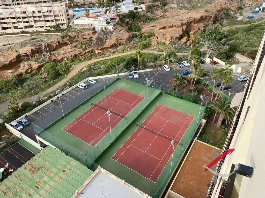 Vista exterior de Piso en venta en Adeje con Terraza y Piscina comunitaria