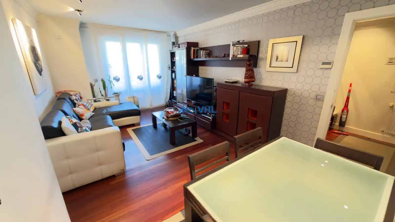 Sala d'estar de Planta baixa en venda en Castro-Urdiales amb Calefacció, Jardí privat i Terrassa