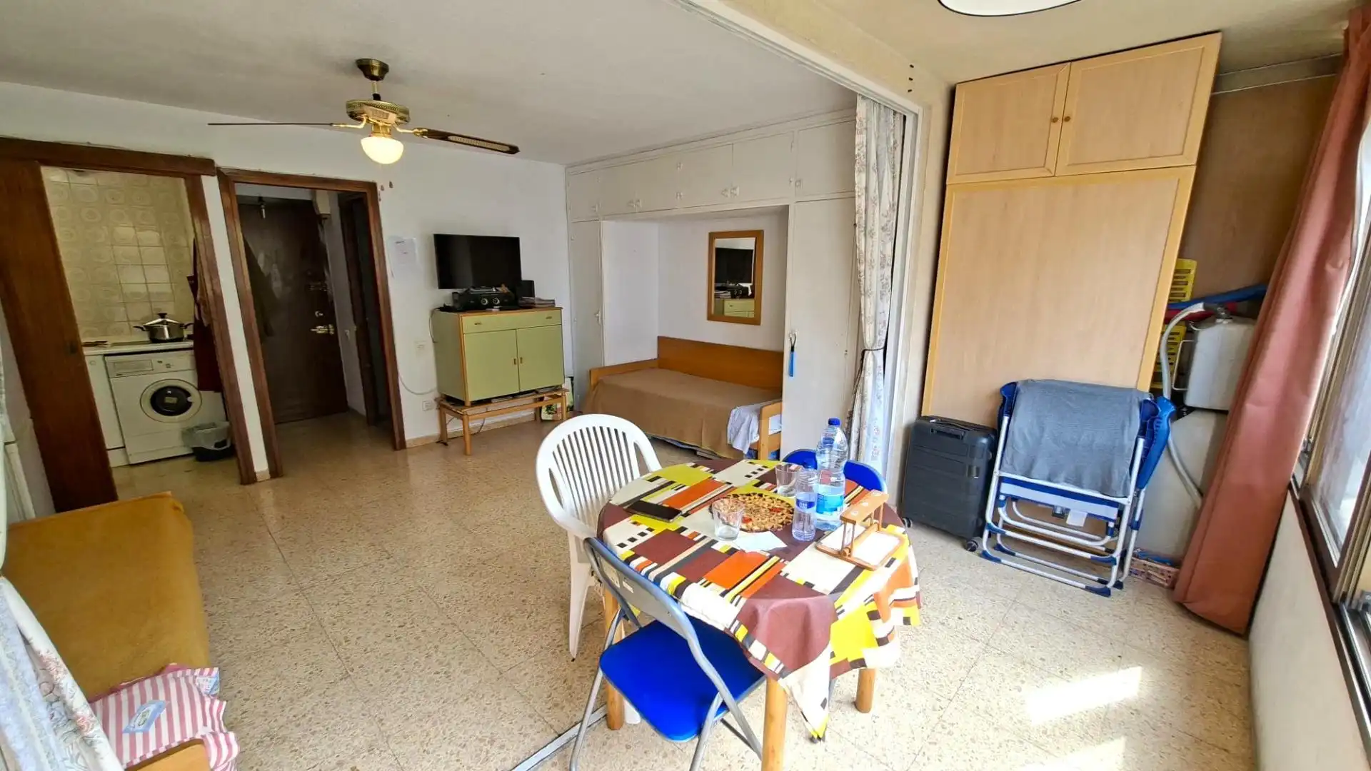 Sala de estar de Apartamento en venta en Benidorm con Jardín privado, Amueblado y Piscina comunitaria