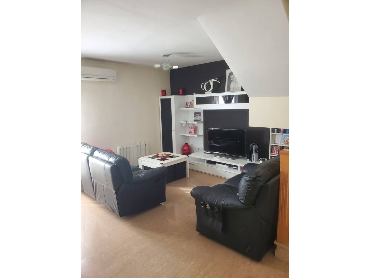 Living room of Flat for sale in El Viso de San Juan  with Air Conditioner, Heating and Terrace