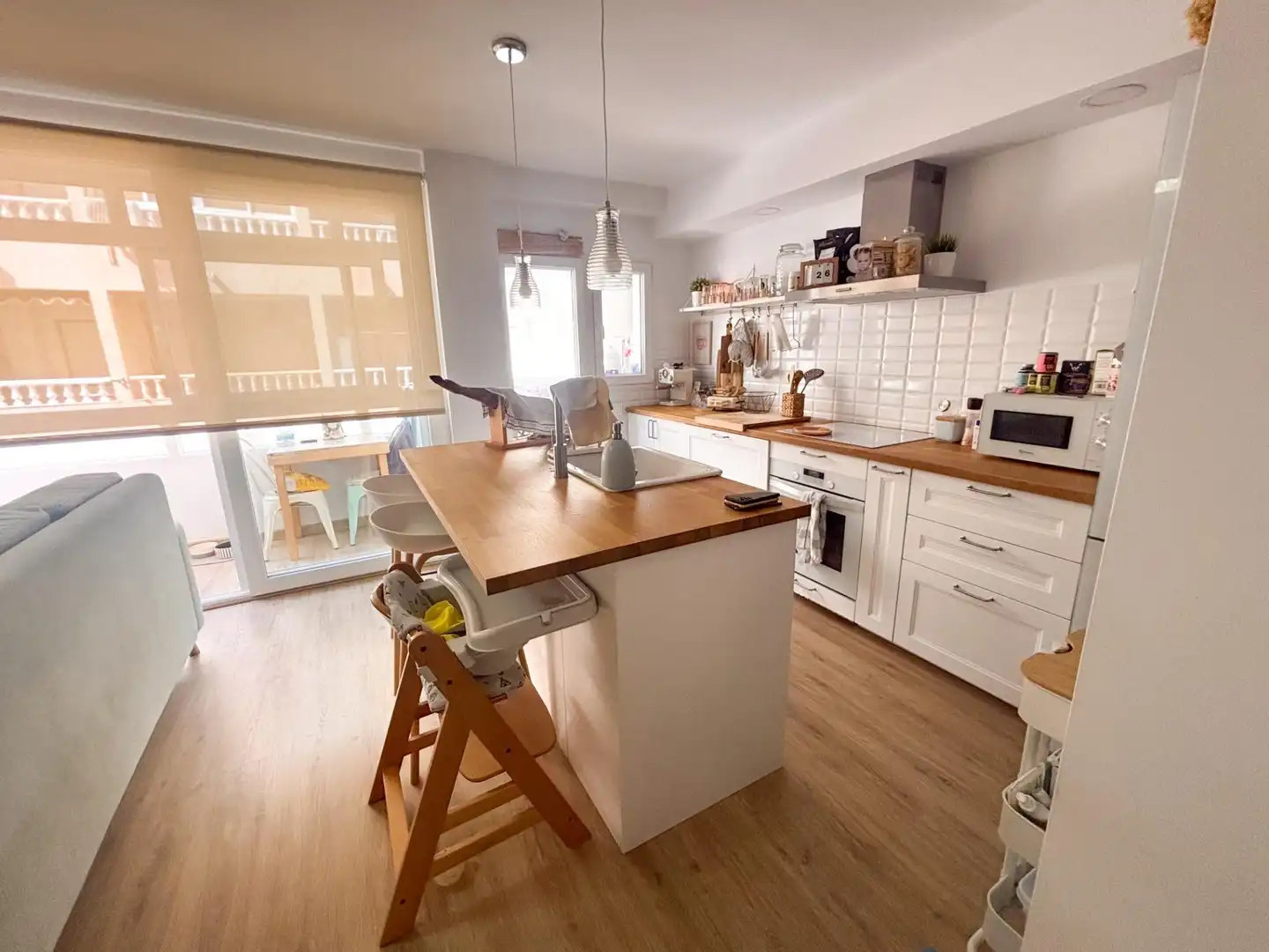 Küche von Wohnung zum Verkauf in Torrevieja mit Klimaanlage, Möbliert und Balkon