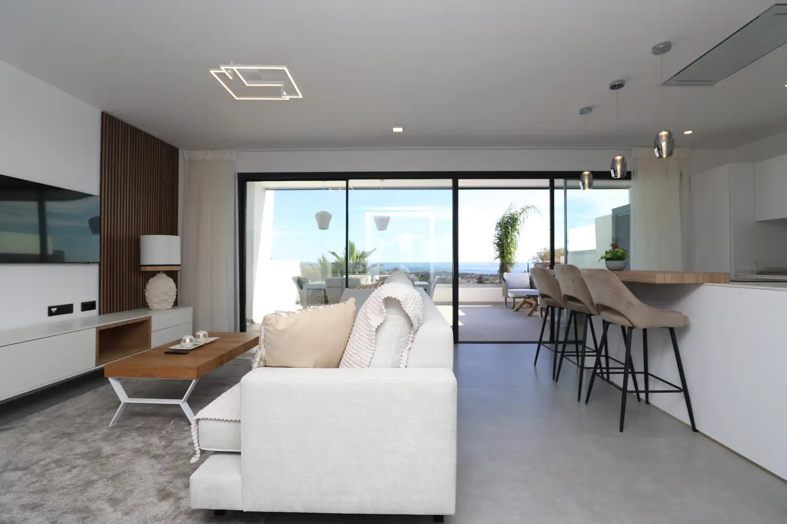Wohnzimmer von Wohnungen zur Miete in Estepona mit Klimaanlage, Heizung und Terrasse