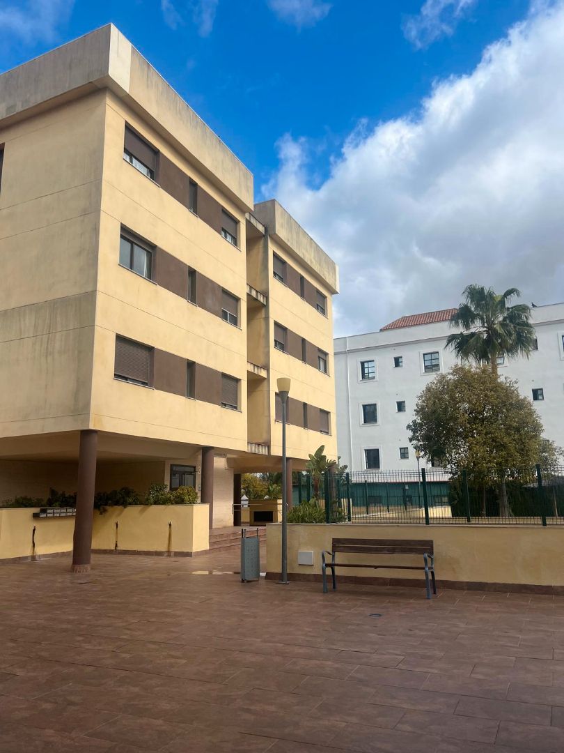 Exterior view of Flat for rent in Mairena del Aljarafe  with Air Conditioner, Heating and Furnished