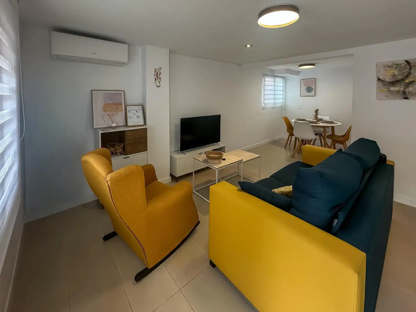 Terraced house with terrace for sale in Carrer AVINYO, imagen 4