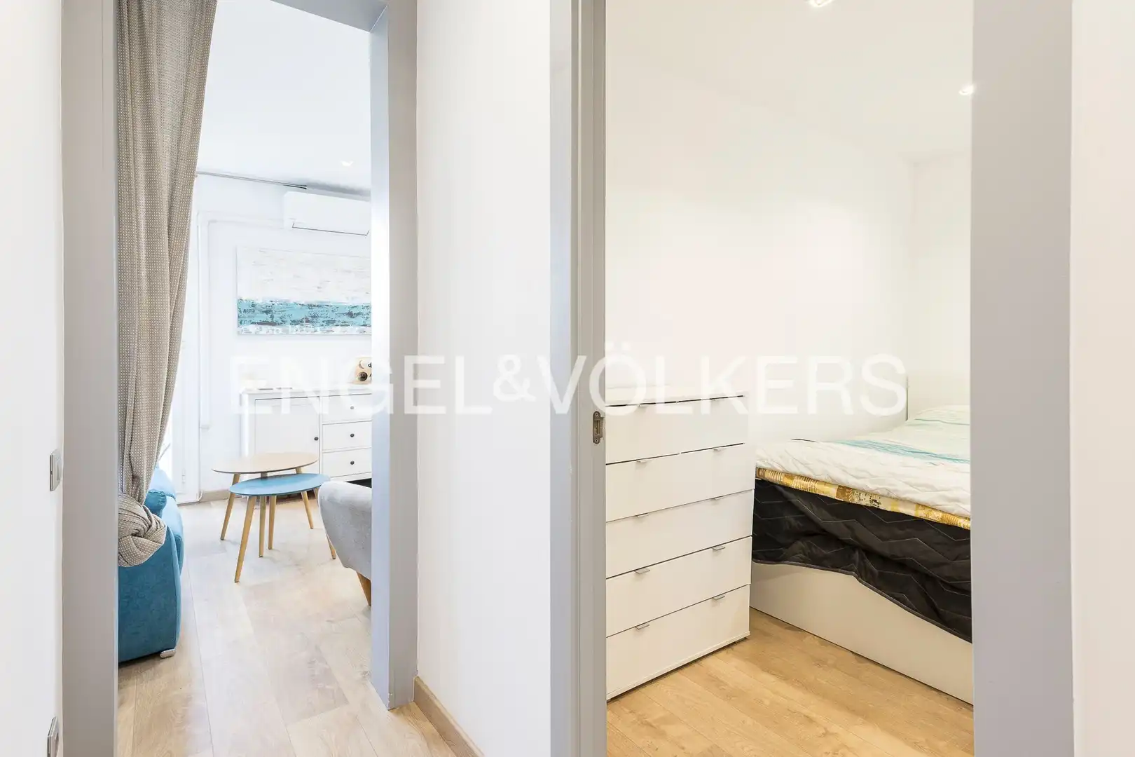 Bedroom of Flat for sale in Barcelona  with Air Conditioner, Heating and Balcony