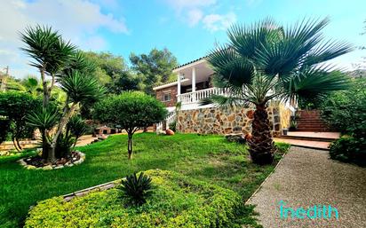 Jardí de Casa o xalet en venda en Cubelles amb Aire condicionat, Terrassa i Piscina