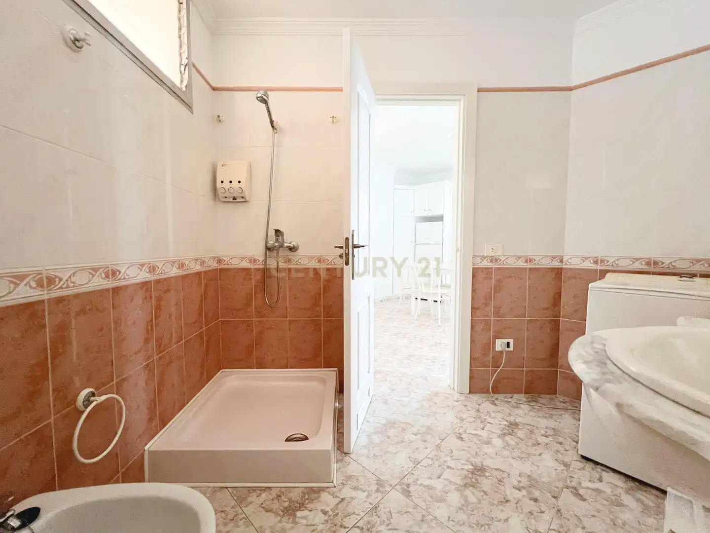 Badezimmer von Wohnungen zum Verkauf in Tacoronte