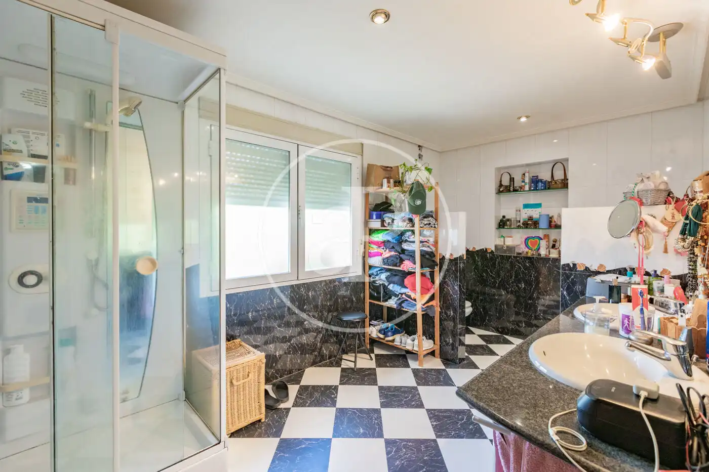 Bathroom of Houses for sale in Las Rozas de Madrid  with Air Conditioner, Heating and Private garden