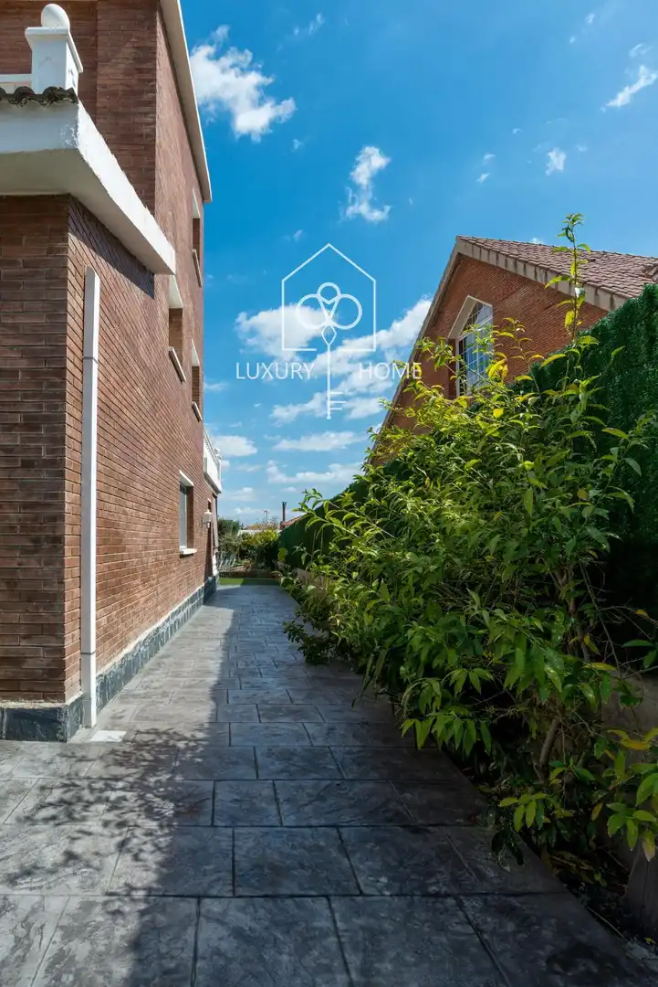 Terrassa de Casa o xalet en venda en Viladecans amb Aire condicionat, Calefacció i Parquet