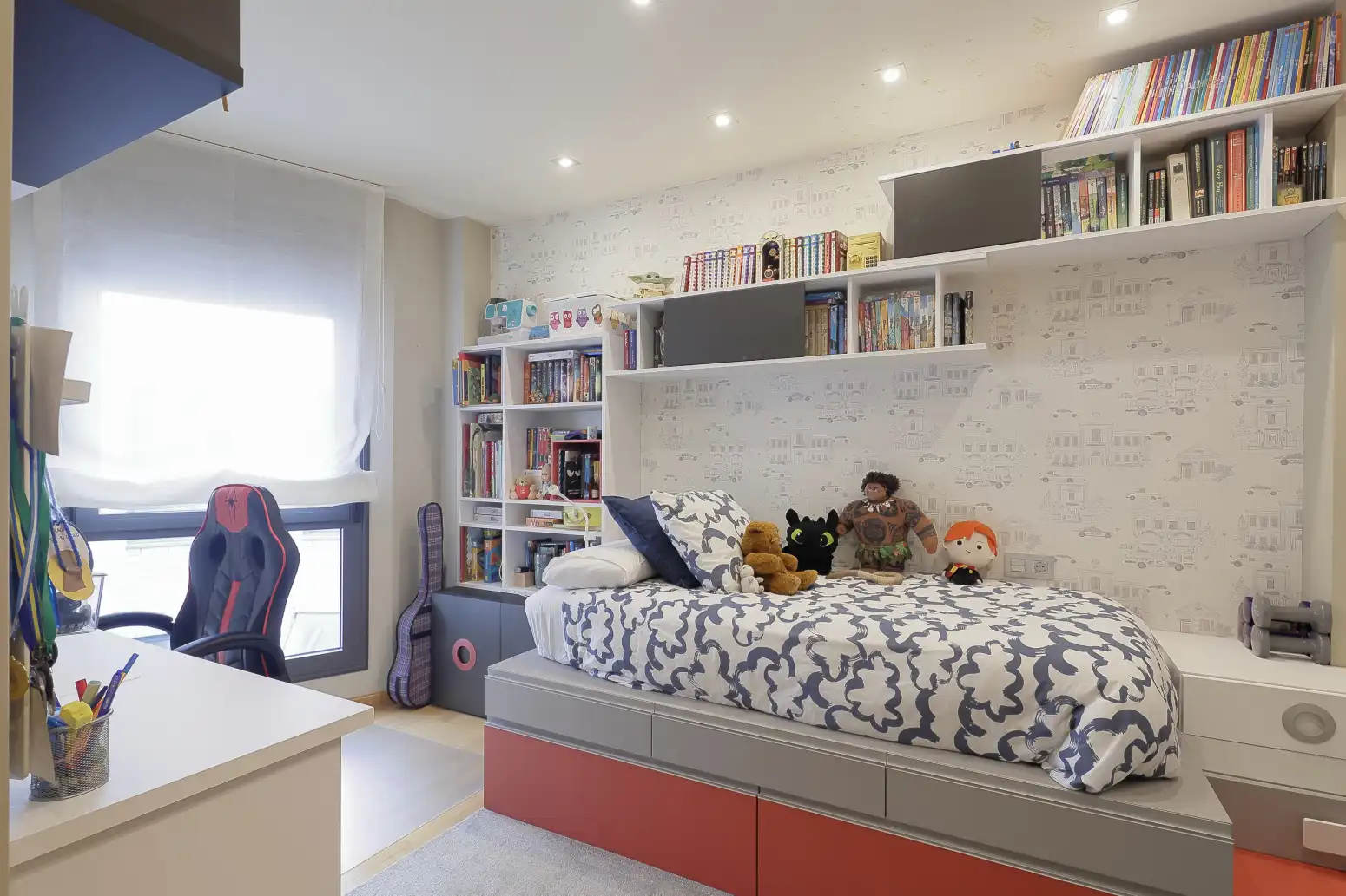 Habitación de Ático en venta en Oviedo  con Calefacción, Terraza y Trastero