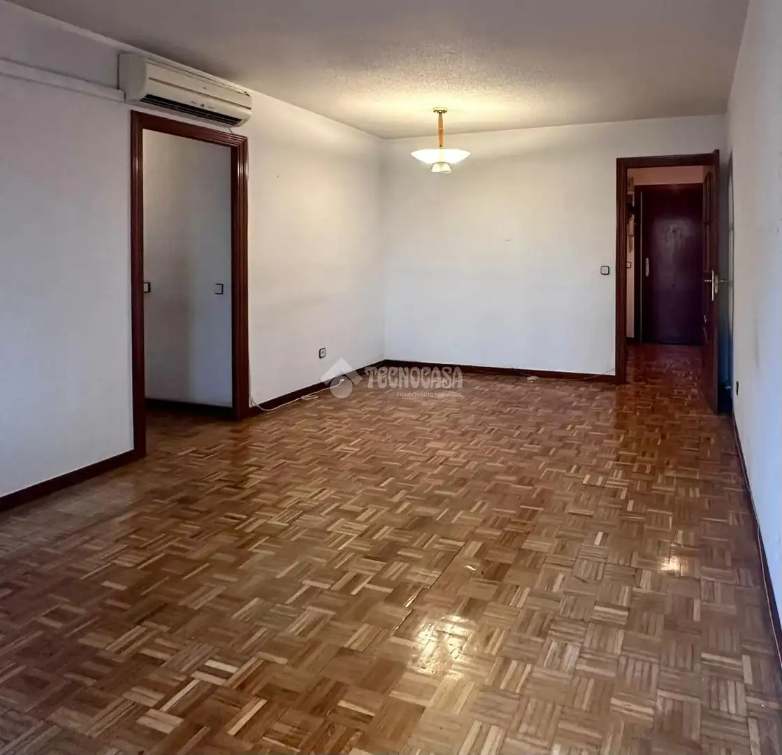 Dormitori de Pis en venda en Móstoles amb Aire condicionat, Calefacció i Terrassa