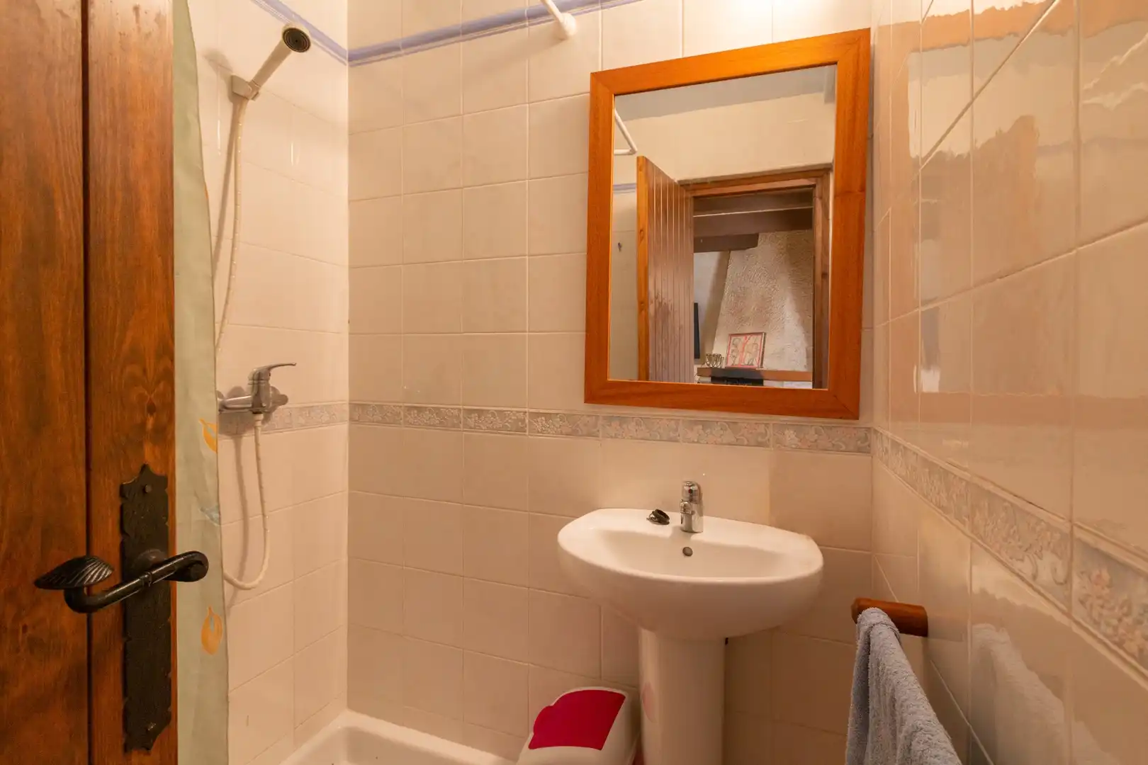 Baño de Finca rústica en venta en Capmany con Calefacción, Jardín privado y Terraza