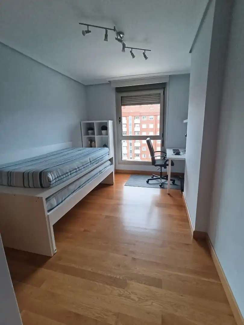 Bedroom of Flat for rent in Santander  with Heating, Storage room and Furnished