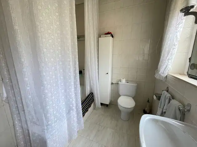 Bany de Casa o xalet en venda en Laguna de Duero amb Aire condicionat, Moblat i Forn