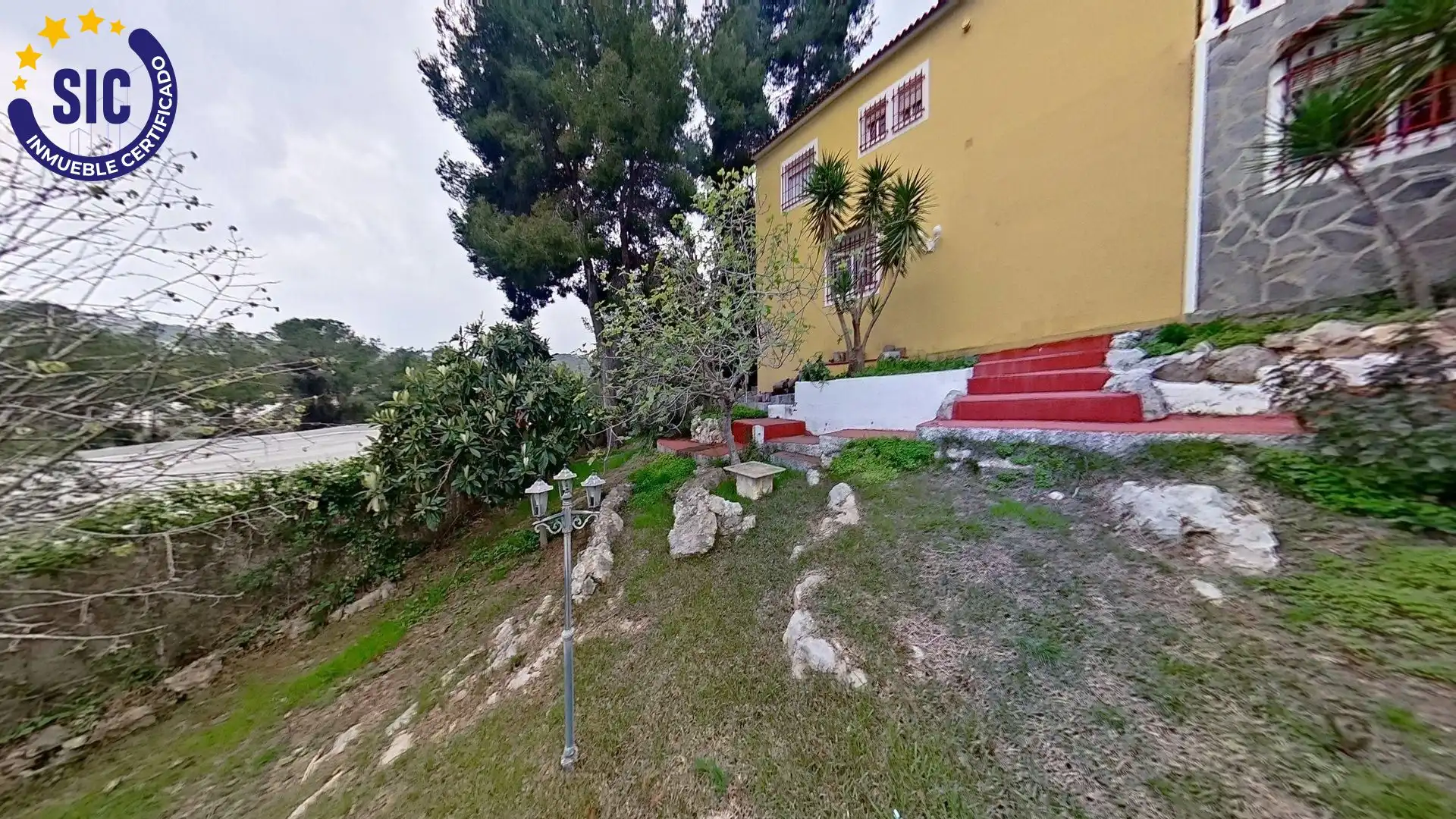 Vista exterior de Casa o xalet en venda en Chiva amb Jardí privat, Terrassa i Traster