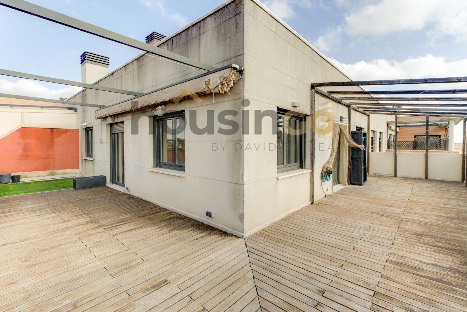Terraza de Ático de alquiler en  Madrid Capital con Aire acondicionado, Calefacción y Terraza