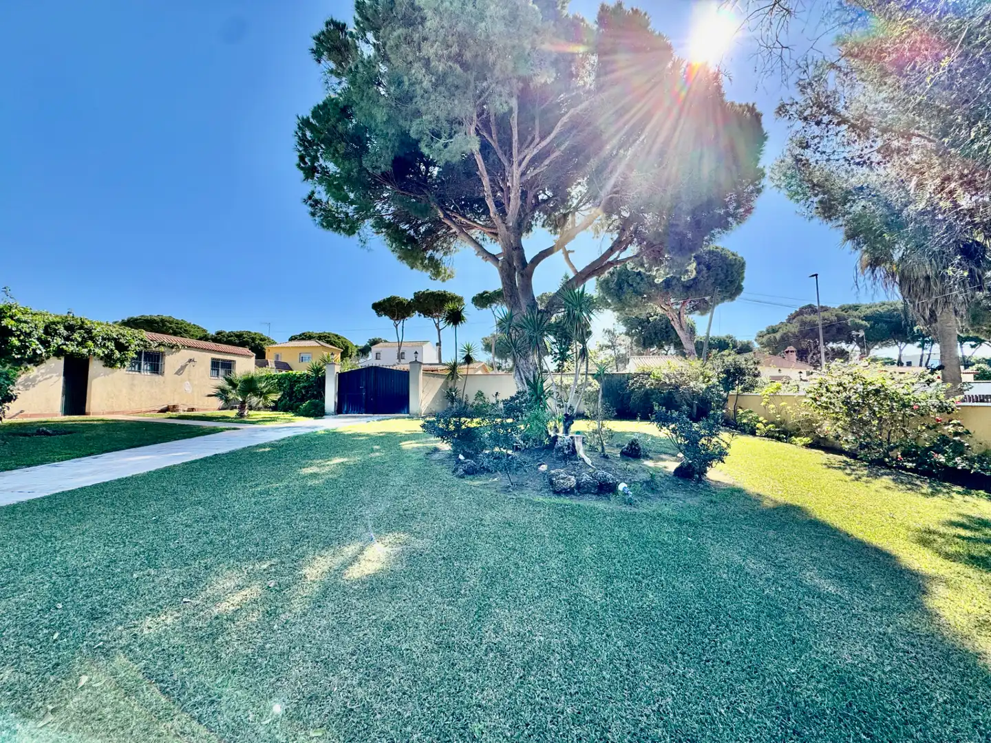 Jardín de Casa o chalet en venta en Chiclana de la Frontera con Aire acondicionado, Calefacción y Jardín privado