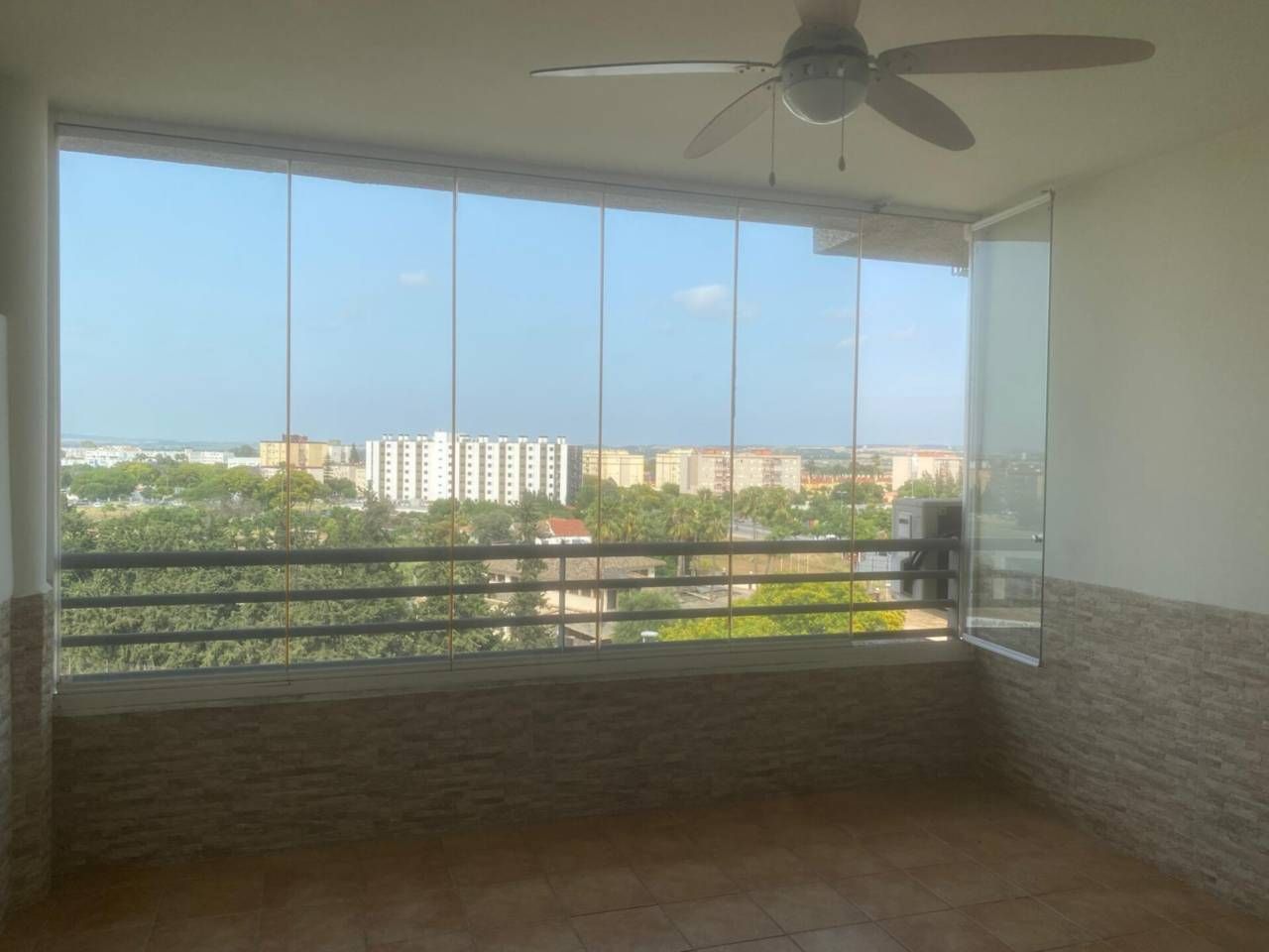 Balcony of Flat to rent in Jerez de la Frontera  with Air Conditioner, Heating and Parquet flooring
