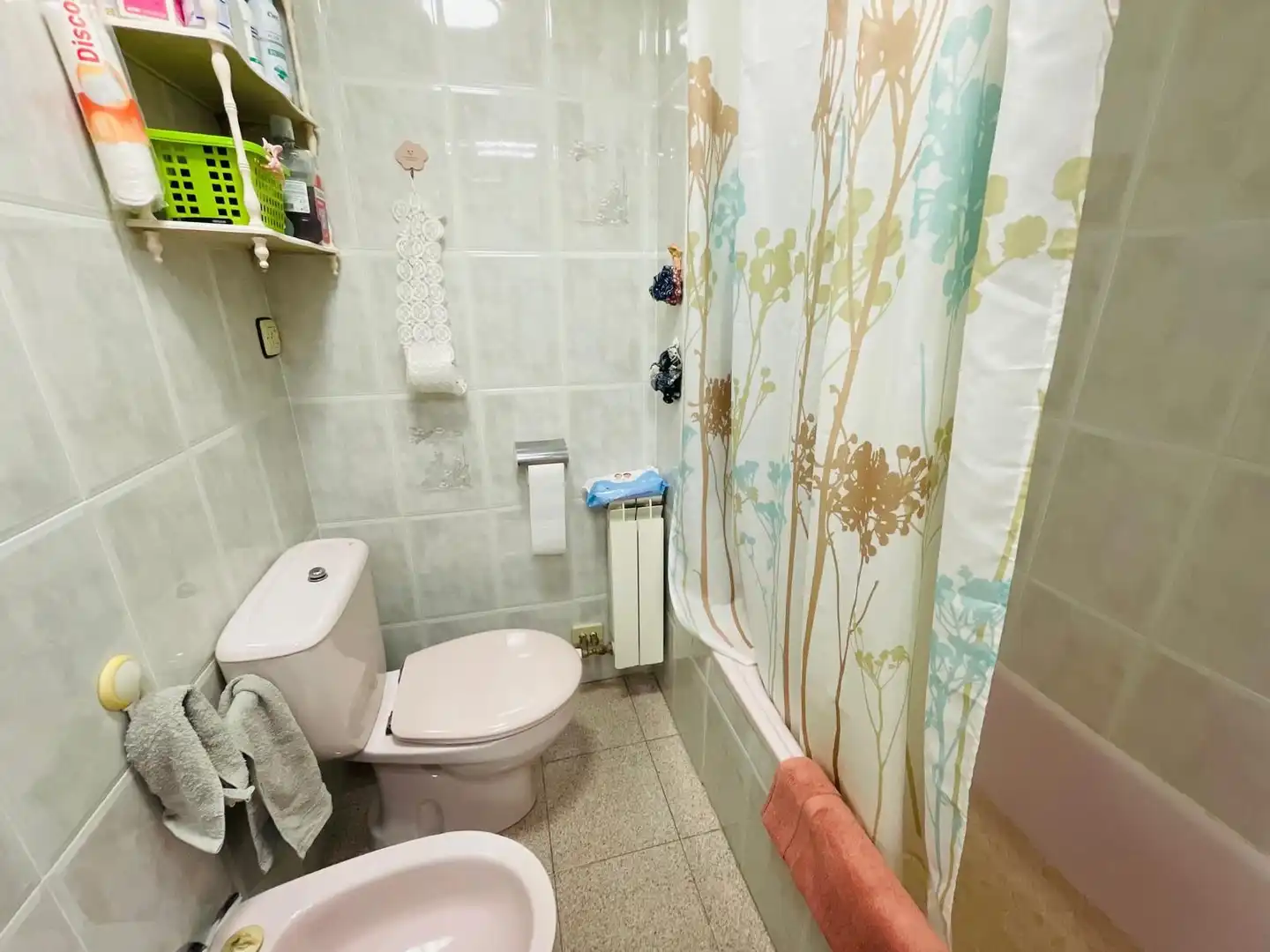 Bathroom of Flat for sale in Zaragoza  with Heating, Terrace and Storage room