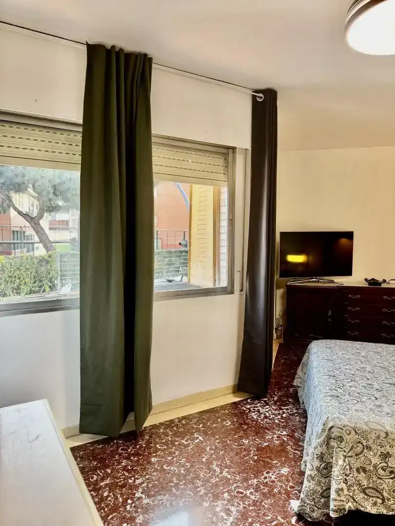 Habitación de Casa o chalet para compartir en Pozuelo de Alarcón con Aire acondicionado, Jardín privado y Amueblado