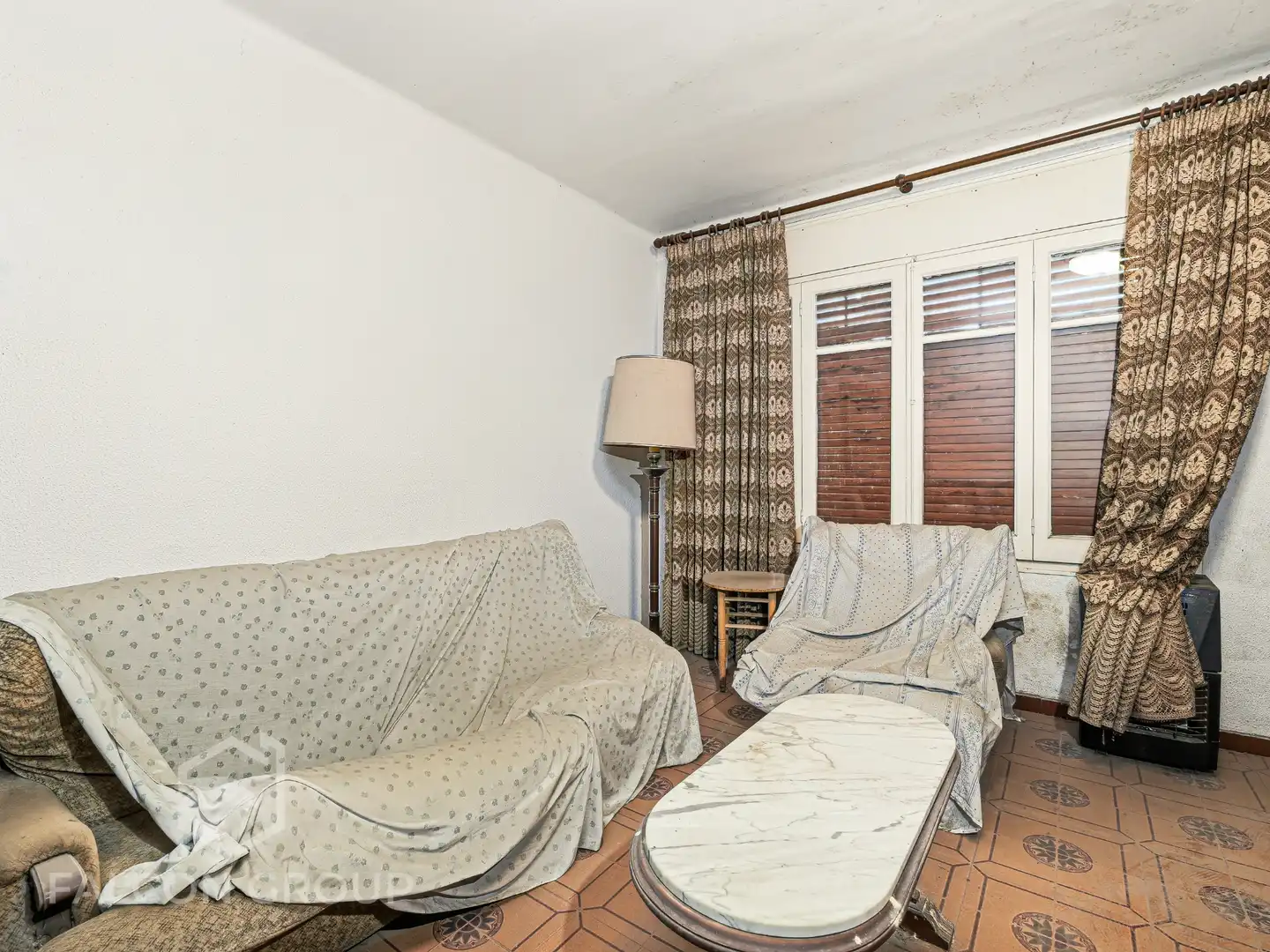 Sala d'estar de Casa adosada en venda en Vilanova i la Geltrú amb Terrassa i Balcó