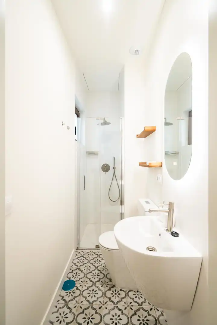 Baño de Piso de alquiler en Sevilla con Aire acondicionado, Calefacción y Amueblado