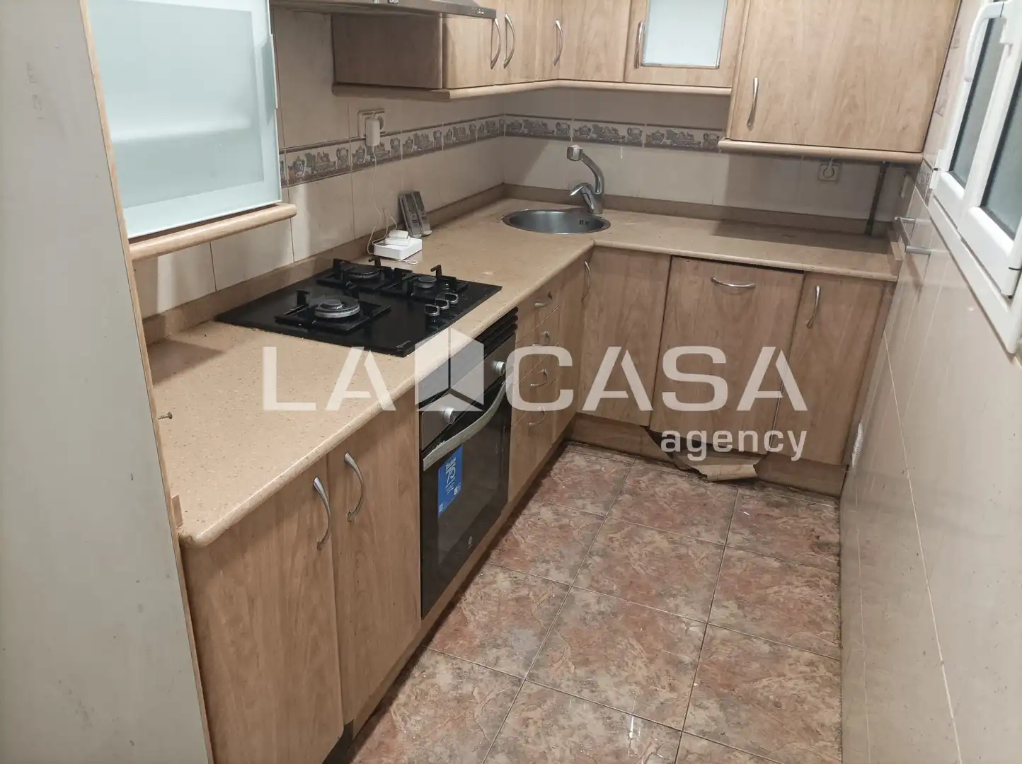 Cocina de Piso en venta en Santa Coloma de Gramenet con Calefacción, Terraza y Trastero