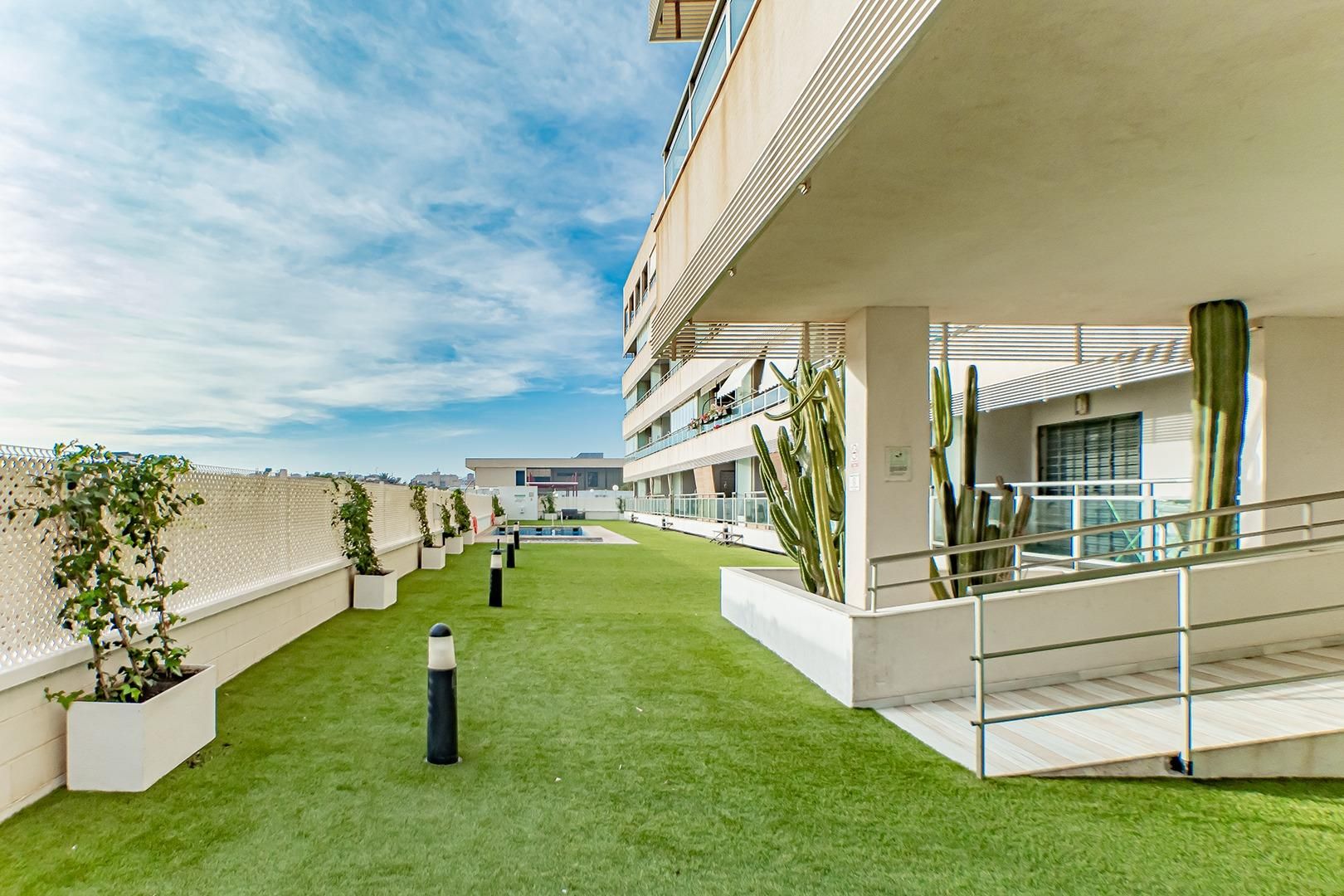 Terrassa de Planta baixa en venda en Roquetas de Mar amb Aire condicionat, Calefacció i Jardí privat