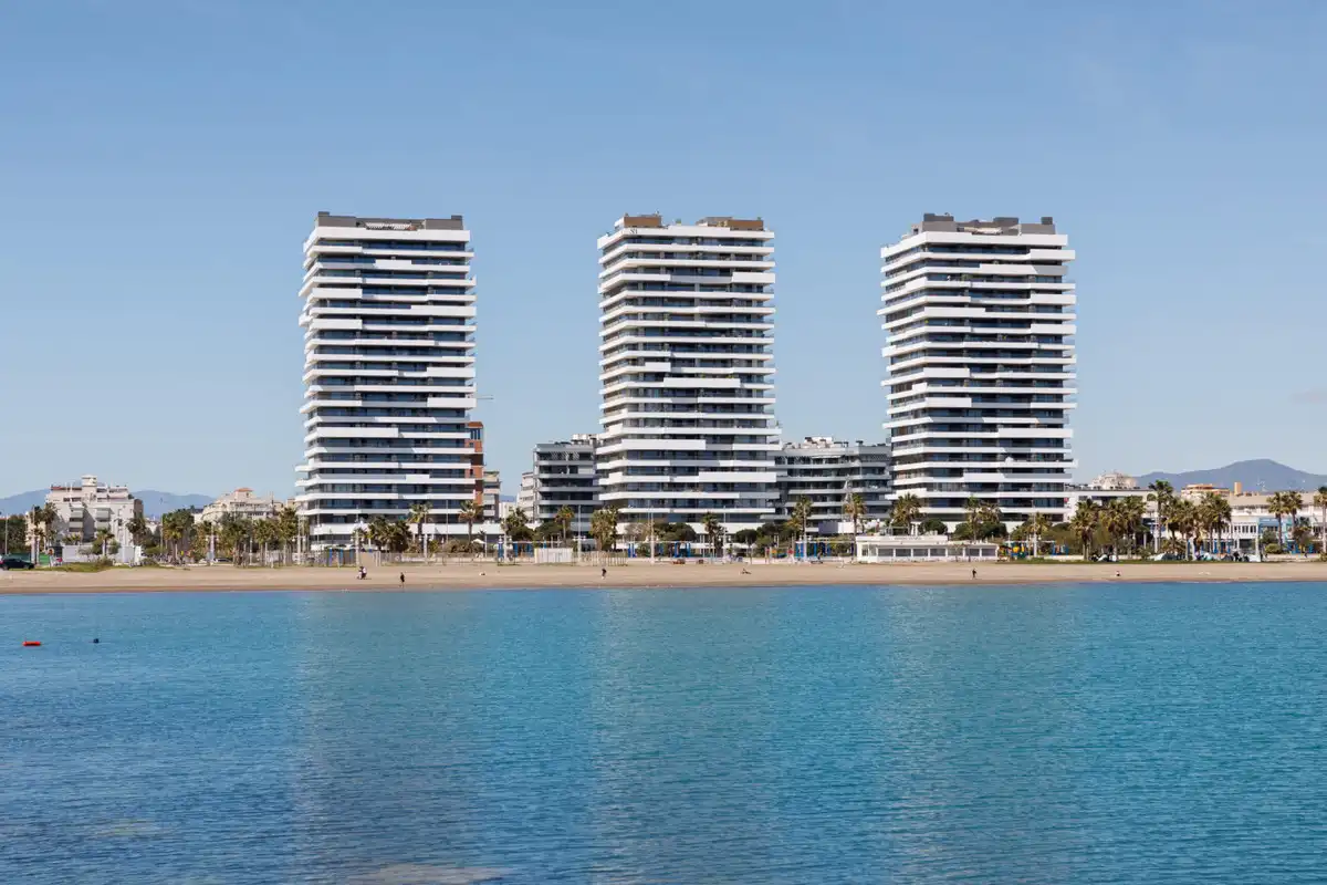 Vista exterior de Àtic en venda en Málaga amb Aire condicionat, Jardí privat i Terrassa