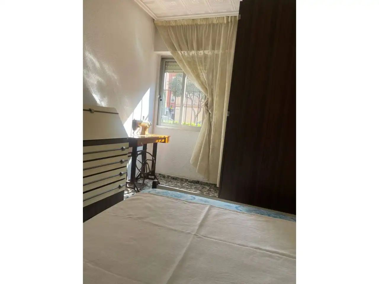 Bedroom of Flat for sale in Valencia