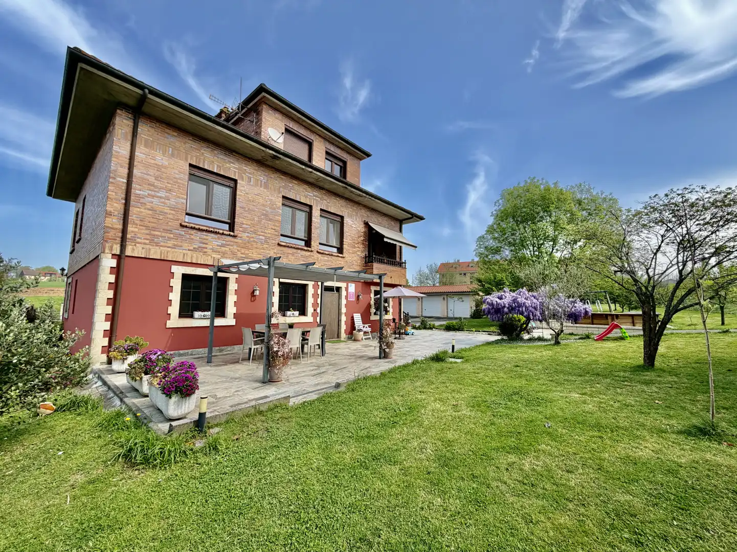 Vista exterior de Casa o chalet en venta en Ribamontán al Monte con Calefacción, Jardín privado y Terraza