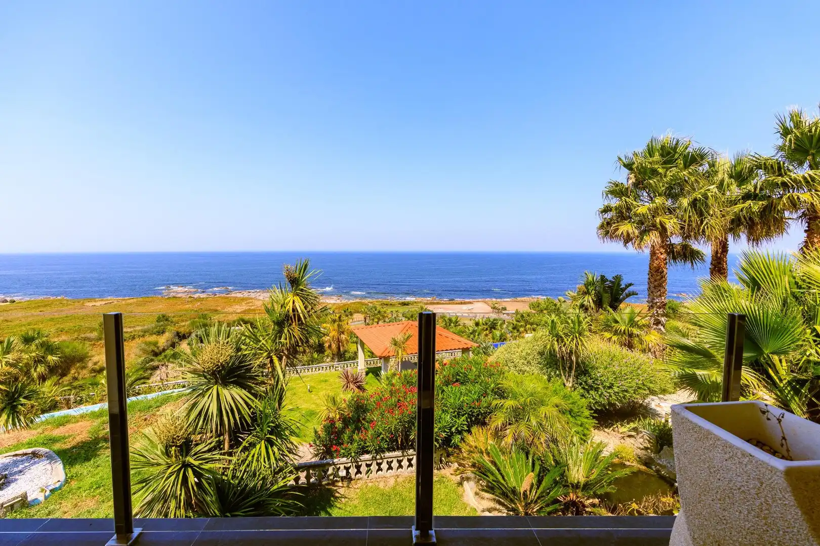 Terrace of Houses for sale in Oia  with Air Conditioner, Heating and Private garden