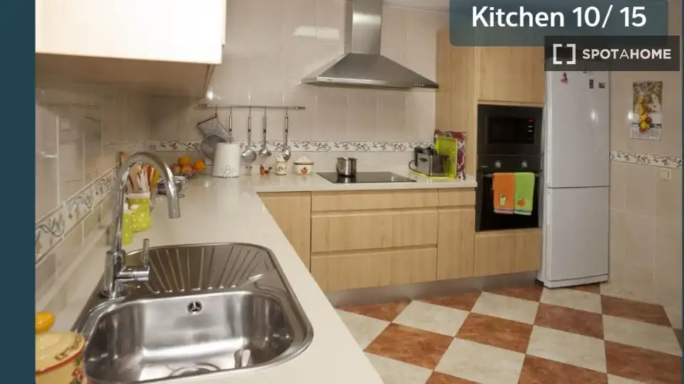 Kitchen of Flat for share in Sevilla  with Air Conditioner, Terrace and Furnished