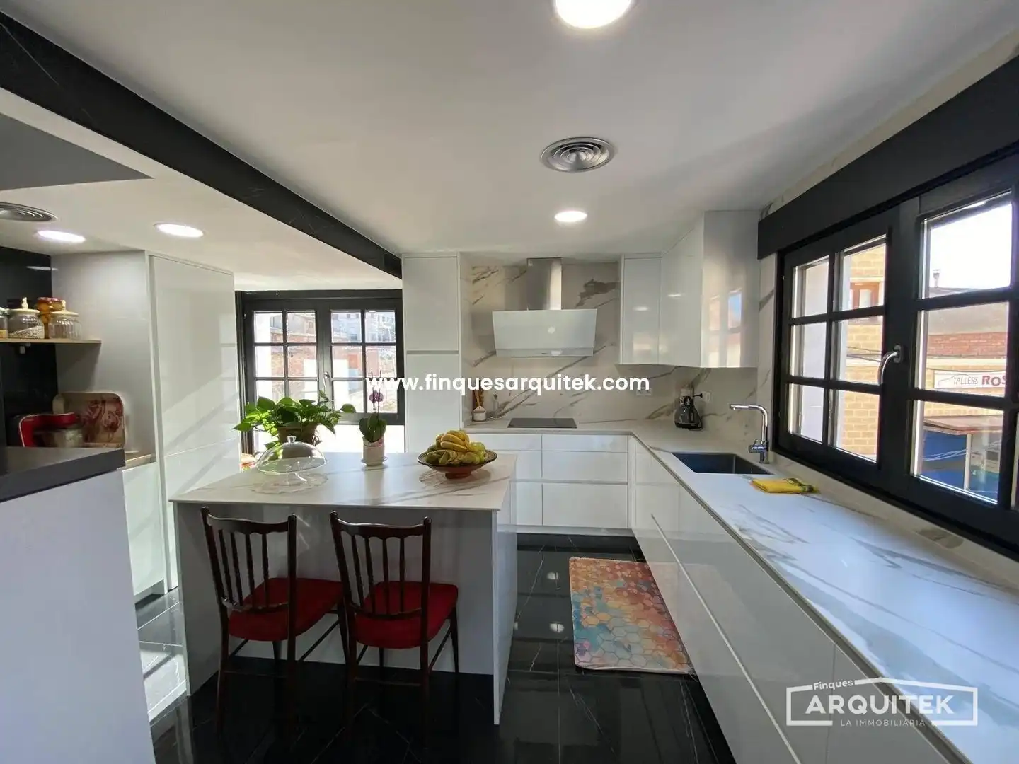 Casa adosada en venta en Rosselló