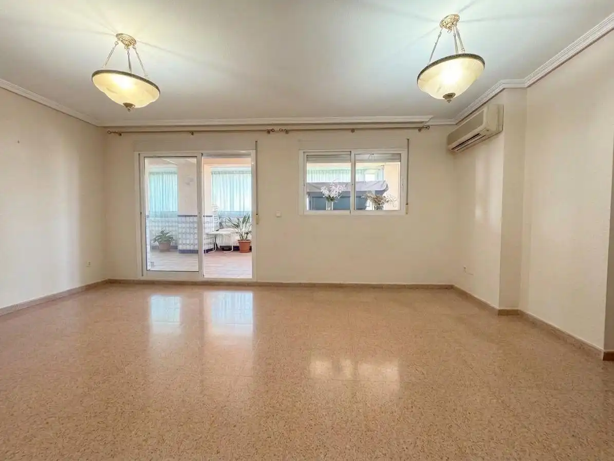 Sala de estar de Ático en venta en Alicante / Alacant con Aire acondicionado
