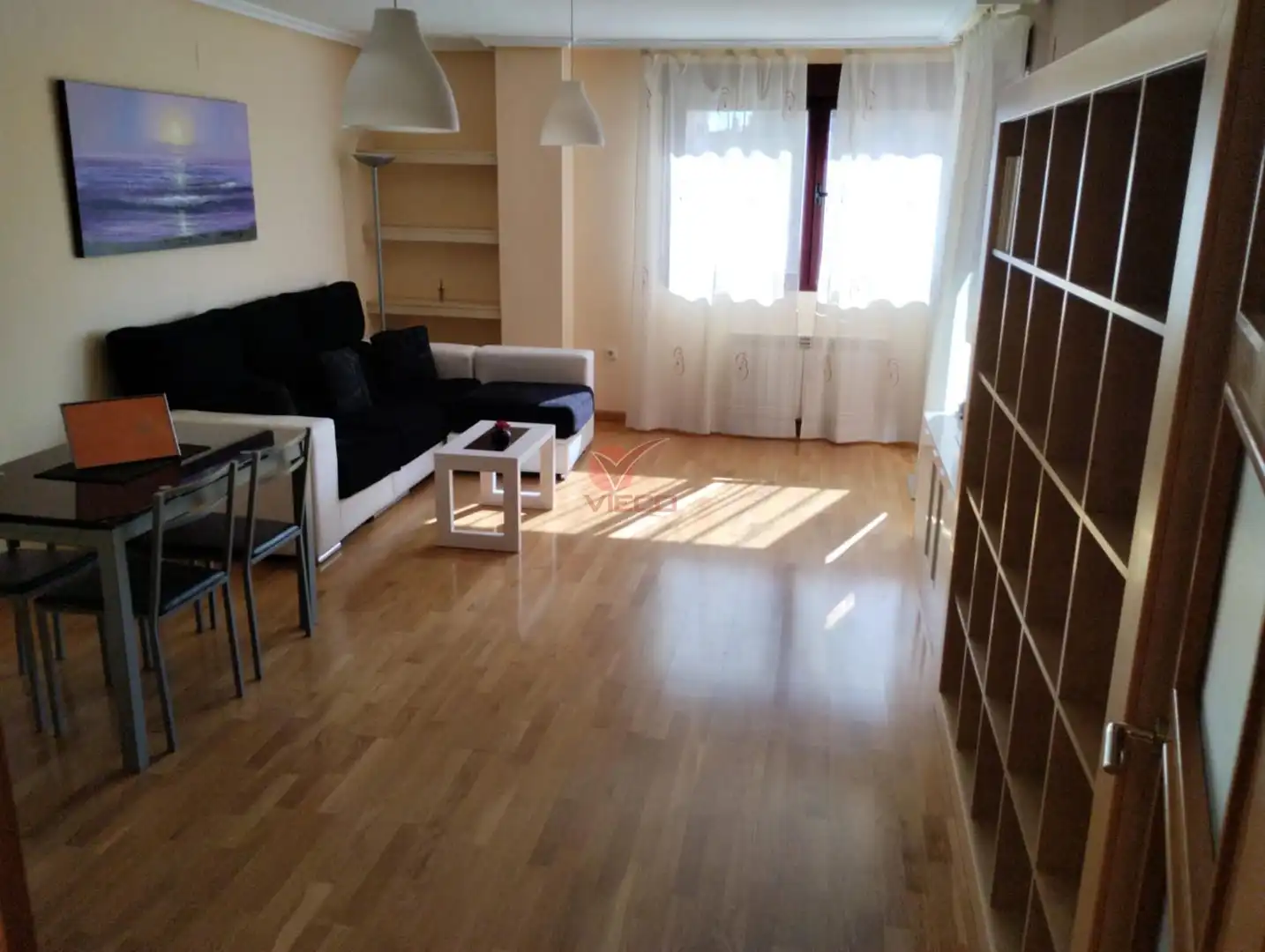 Sala d'estar de Pis en venda en Cuenca Capital amb Calefacció, Terrassa i Traster