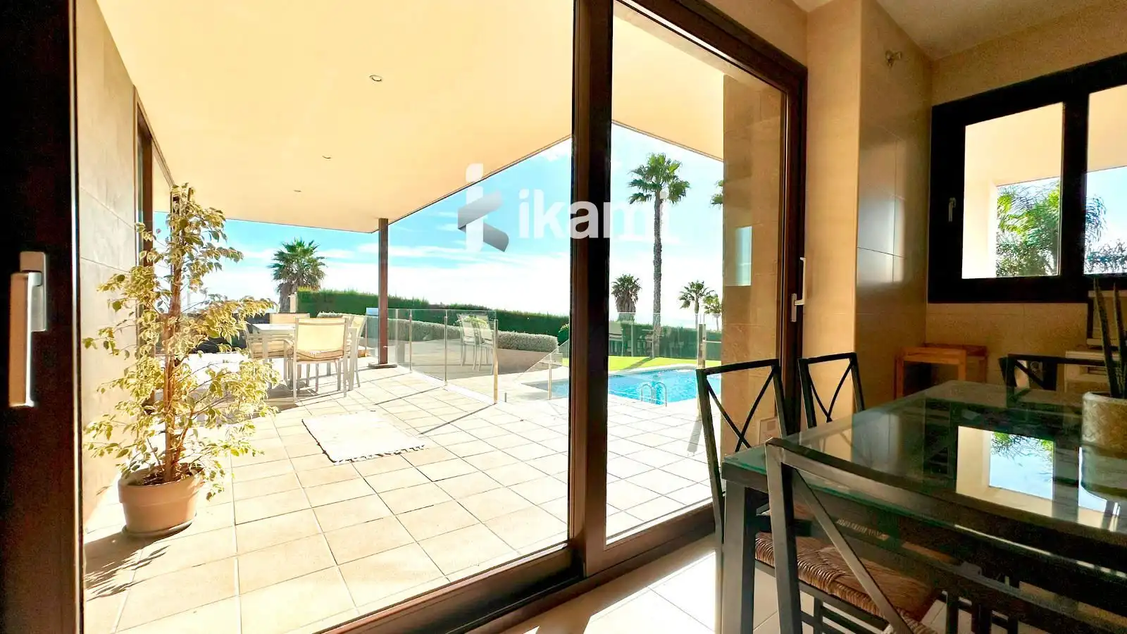 Jardín de Casa o chalet en venta en La Alcaidesa con Aire acondicionado, Calefacción y Terraza