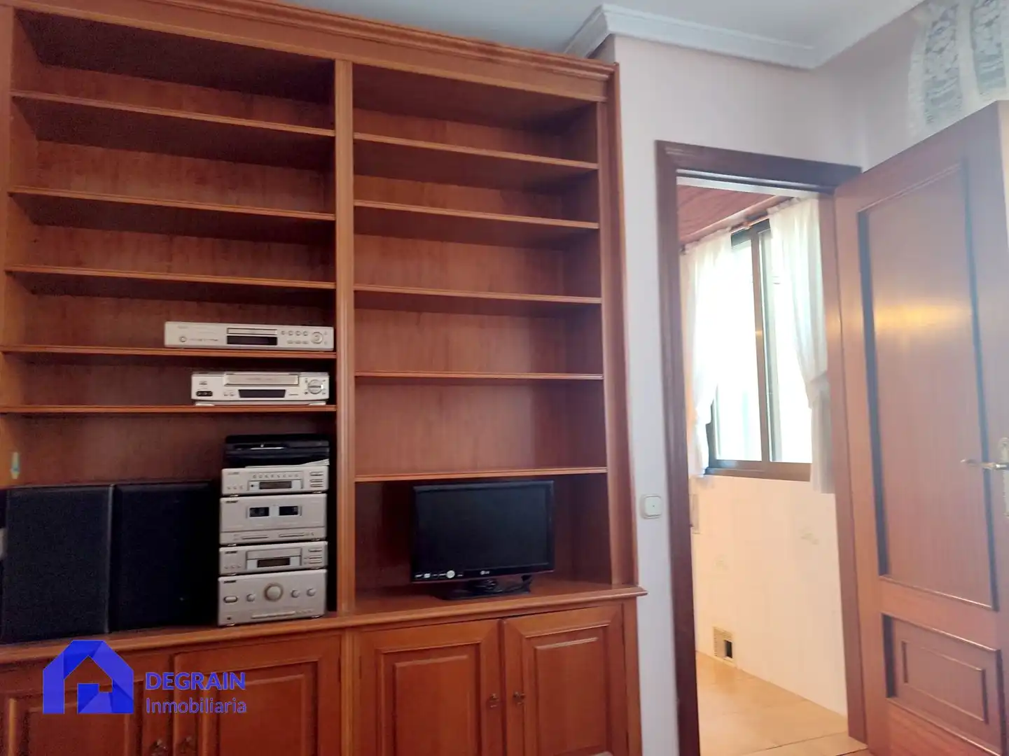 Sala de estar de Piso de alquiler en Oviedo  con Terraza y Trastero